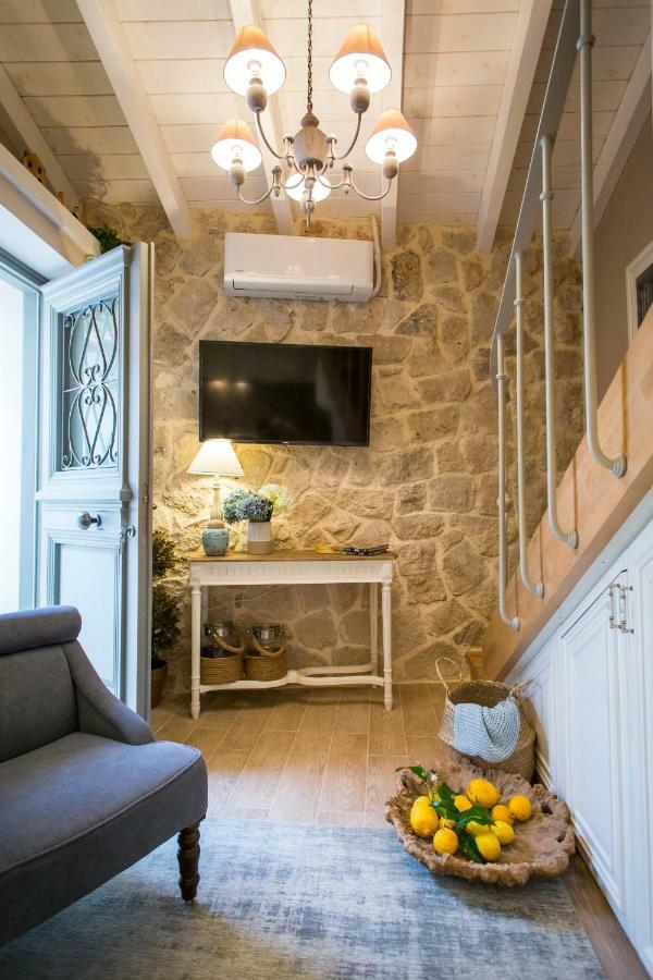 Lianelia Boutique Village House Argyrades 外观 照片